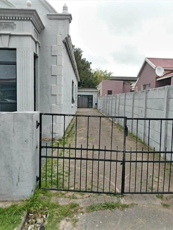 Commercial Property for Sale in Southernwood Eastern Cape